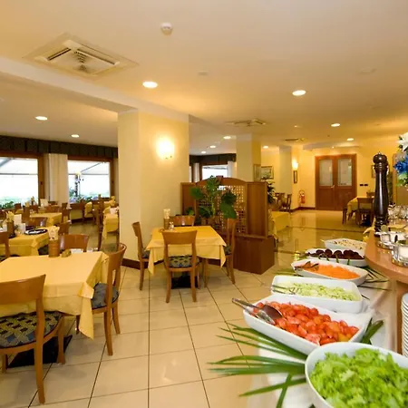 Отель Astoria - 3stelle S Мальчезине