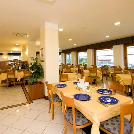 מלון Astoria - 3stelle S מאלצ'סינה