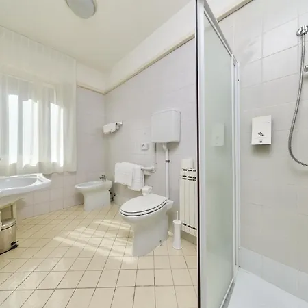 Astoria - 3stelle S マルチェージネ