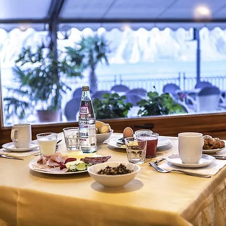 ホテル Astoria - 3stelle S マルチェージネ